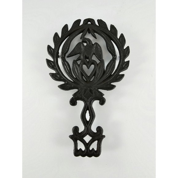 Unbranded Kitchen Vintage Cast Iron Eagle Heart Black Trivet Footed
